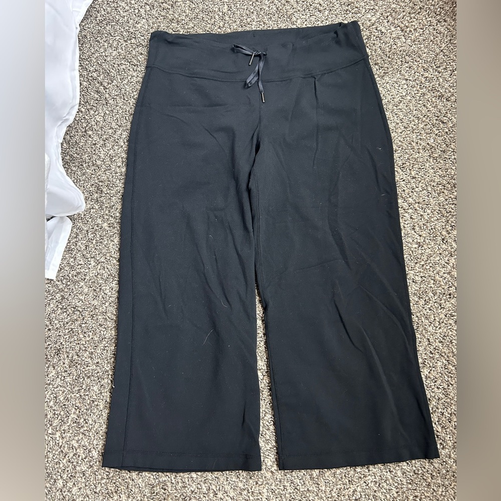 Lululemon cropped pants